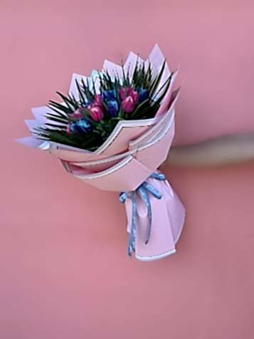 Pembe Katmerli Lale & Vip Blue Sky Lale Buketi