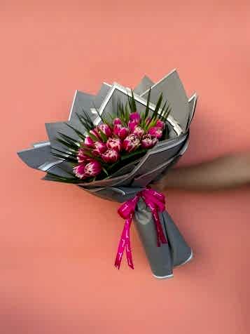 Florie Pembe Lale Buketi